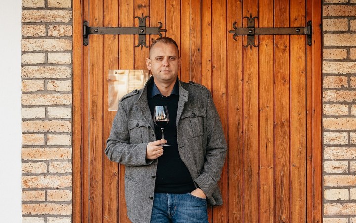 Wicker borkóstoló a tradicionális hajósi présházban galéria kép