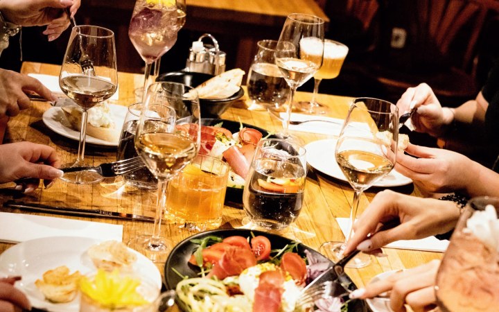 Wine to Bar borkóstoló A Furmint 6 arca bor és koktélkóstoló est a Stex Ház Privát termében galéria kép