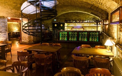Új-zélandi Sauvignon Blancok 6 Arca borkóstoló a Stex Házban, Budapest legromantikusabb pincéjében galéria kép