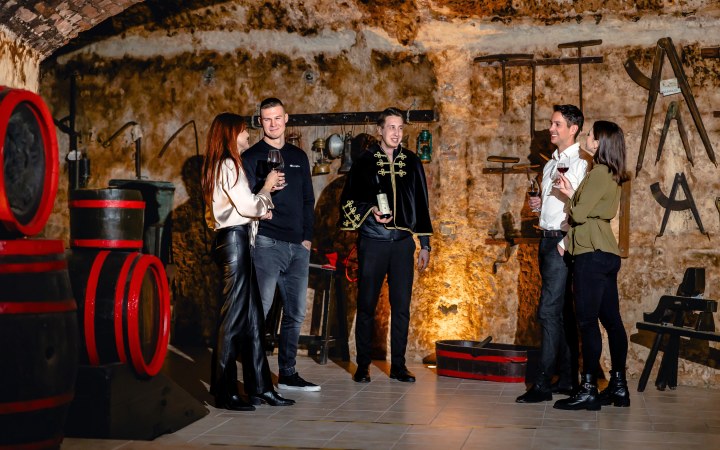 Záborszky borkóstoló a föld alatti gasztromúzeumban