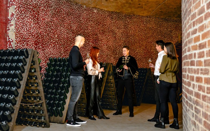 Záborszky borkóstoló a föld alatti gasztromúzeumban