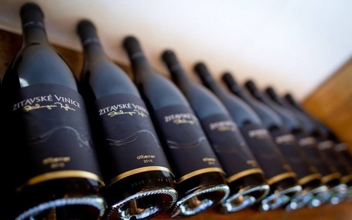 Žitavské wine tasting featuring limited-edition unfiltered and sur lie wines galéria kép