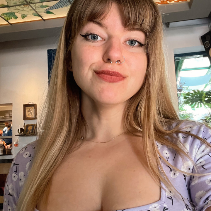 Borsia Eszti